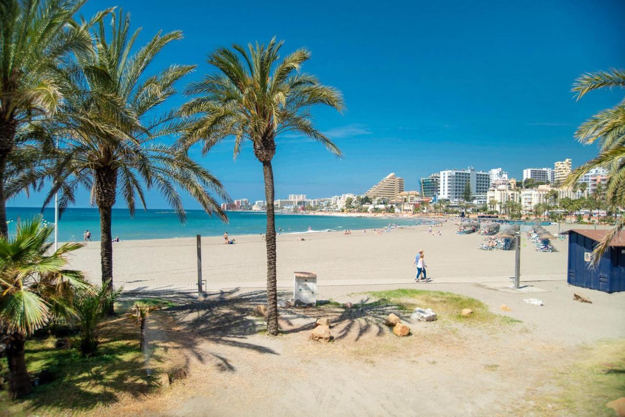 Benal Beach, Luxury Sea & Mountain View Beachside 1 Bedroom *