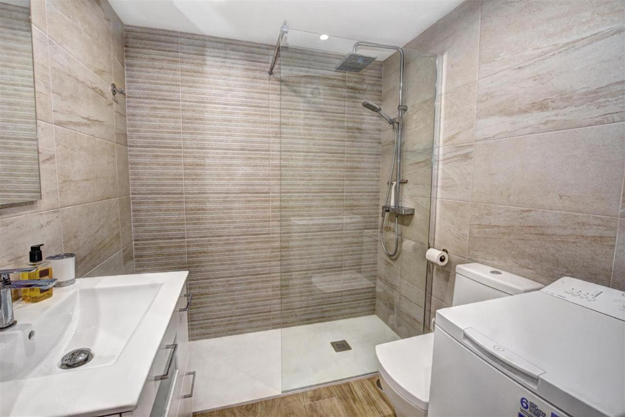 Appartement Benal Beach, Luxury Sea & Mountain View Beachside 1 Bedroom