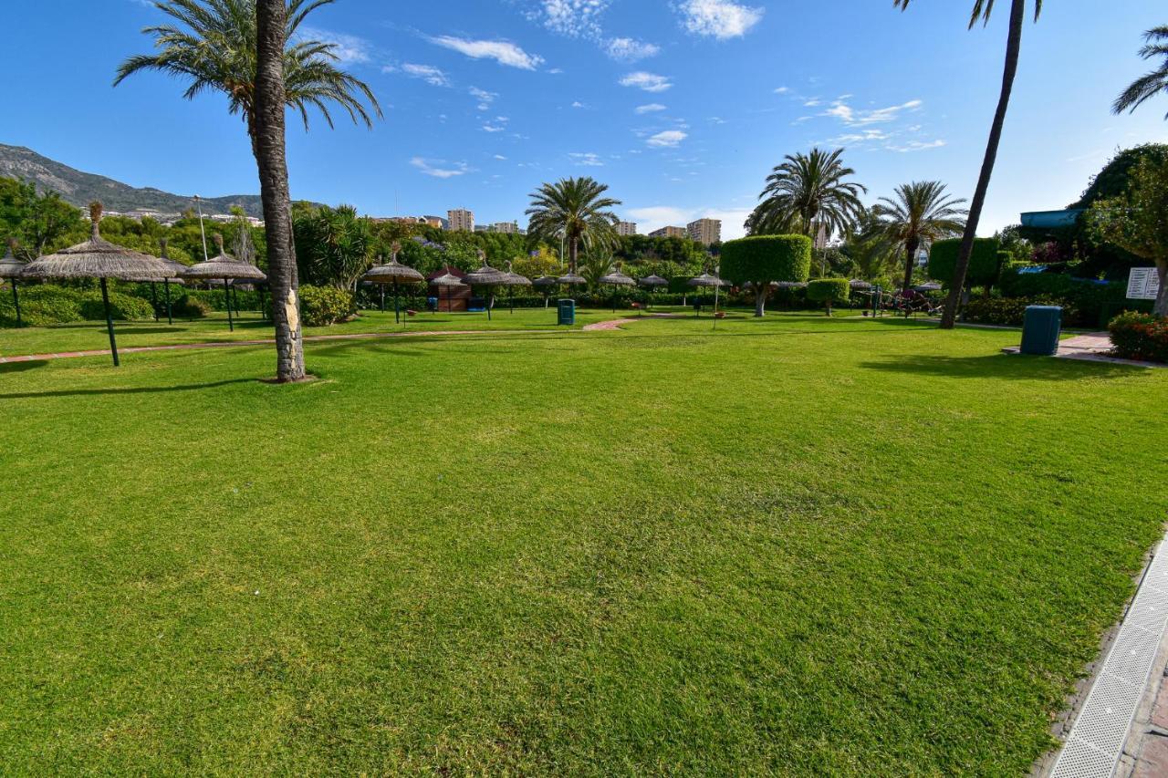 Benal Beach, Luxury Sea & Mountain View Beachside 1 Bedroom *