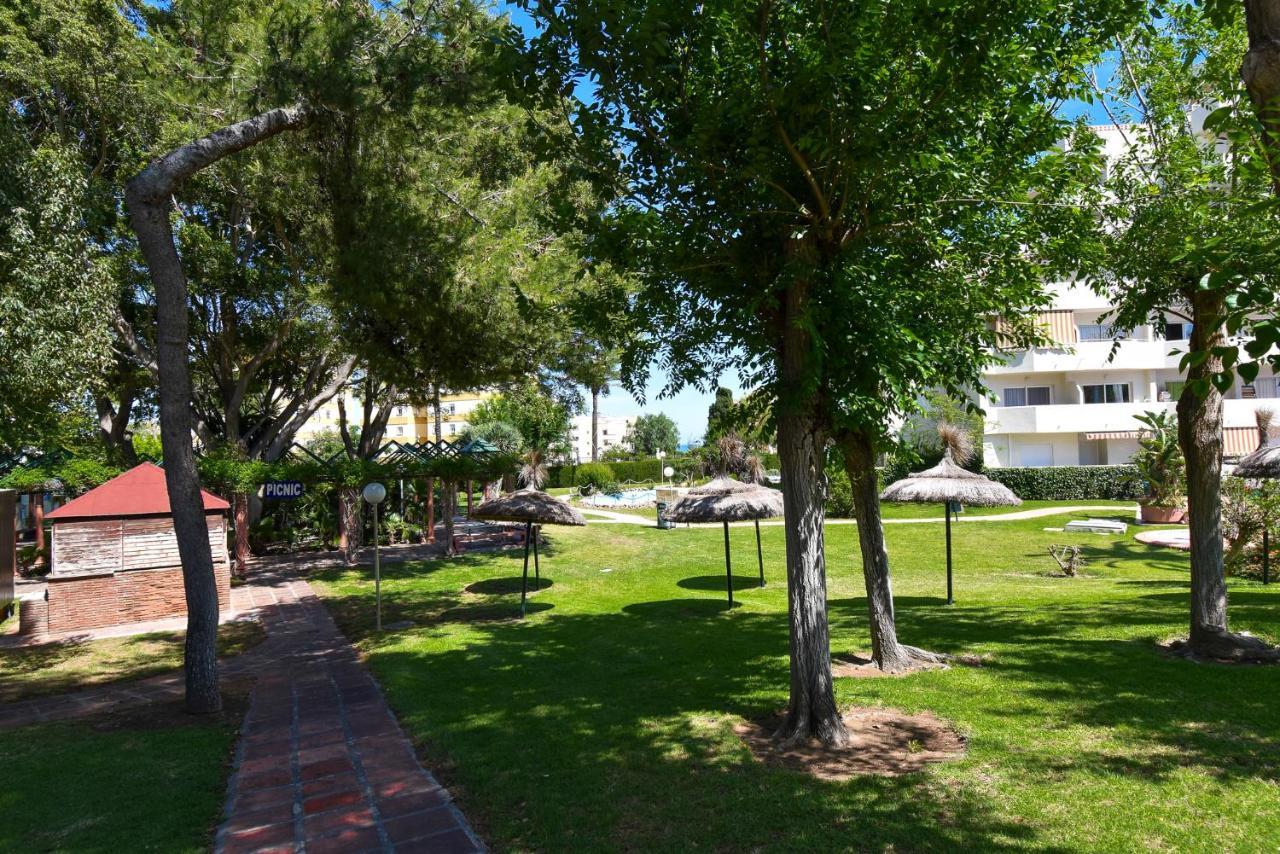 Benal Beach, Luxury Sea & Mountain View Beachside 1 Bedroom Appartement