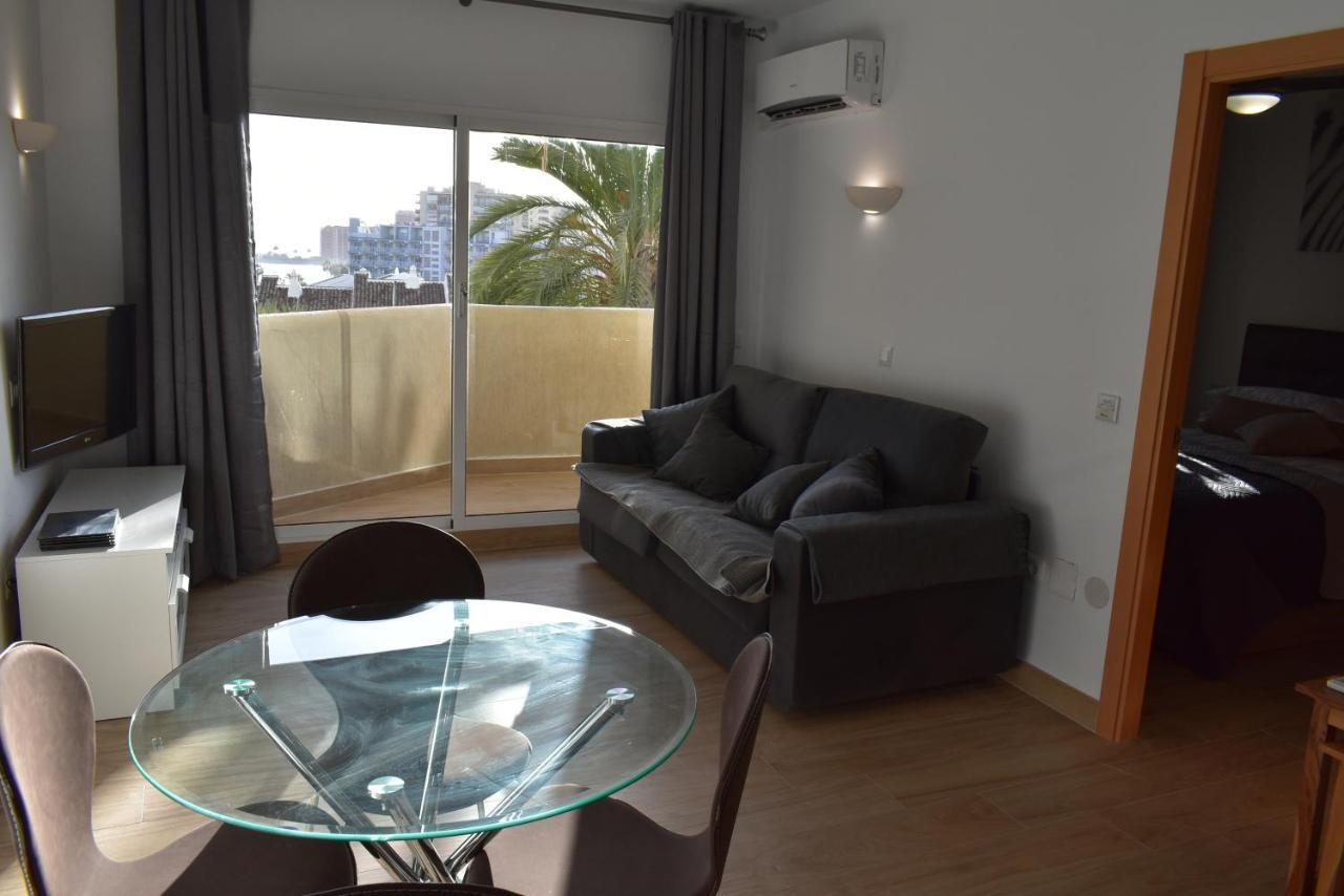 Benal Beach, Luxury Sea & Mountain View Beachside 1 Bedroom Appartement