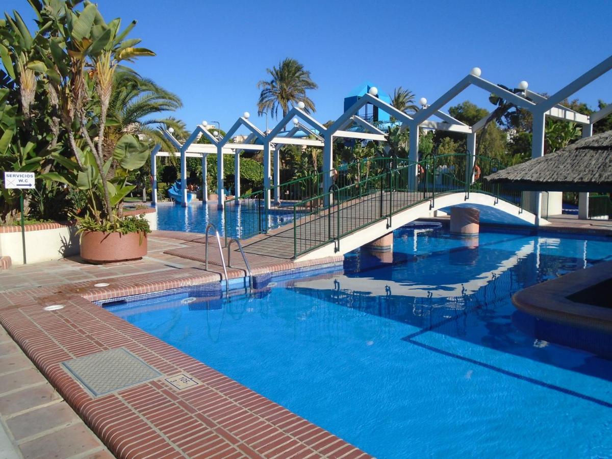 Benal Beach, Luxury Sea & Mountain View Beachside 1 Bedroom Appartement